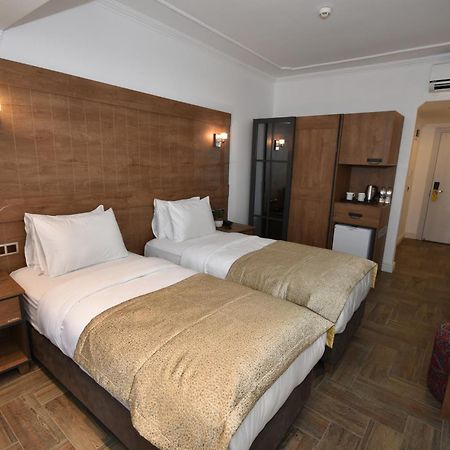 Aurasia Beach Hotel 말마리스 외부 사진