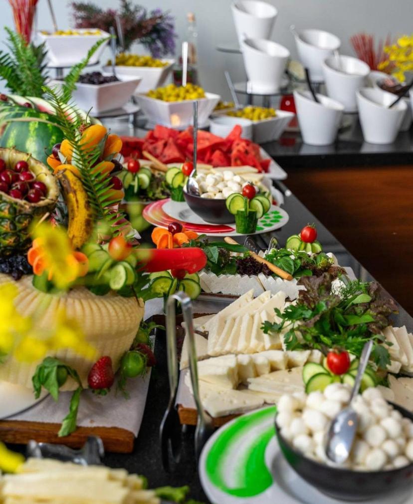 Aurasia Beach Hotel 말마리스 외부 사진