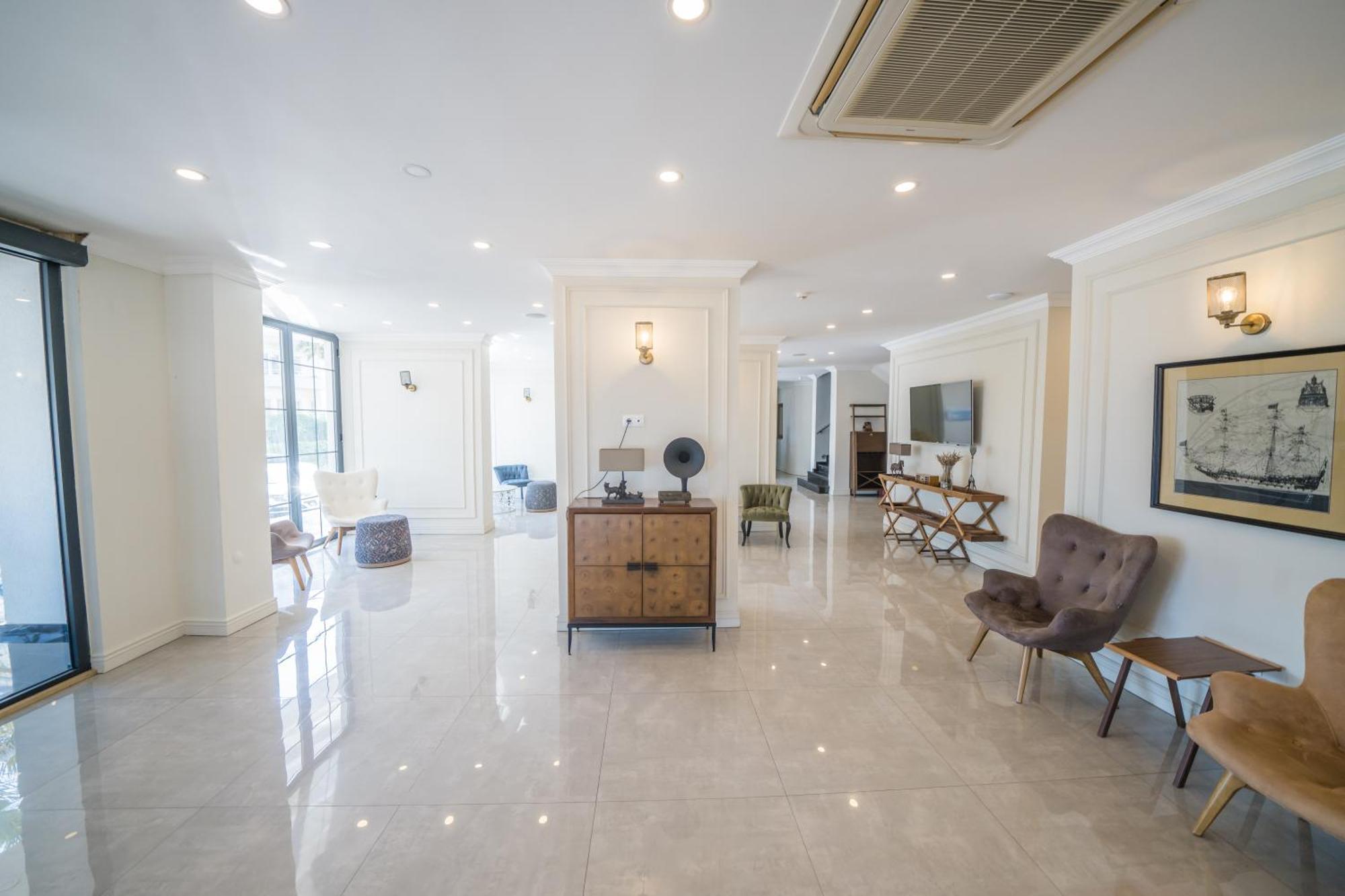 Aurasia Beach Hotel 말마리스 외부 사진