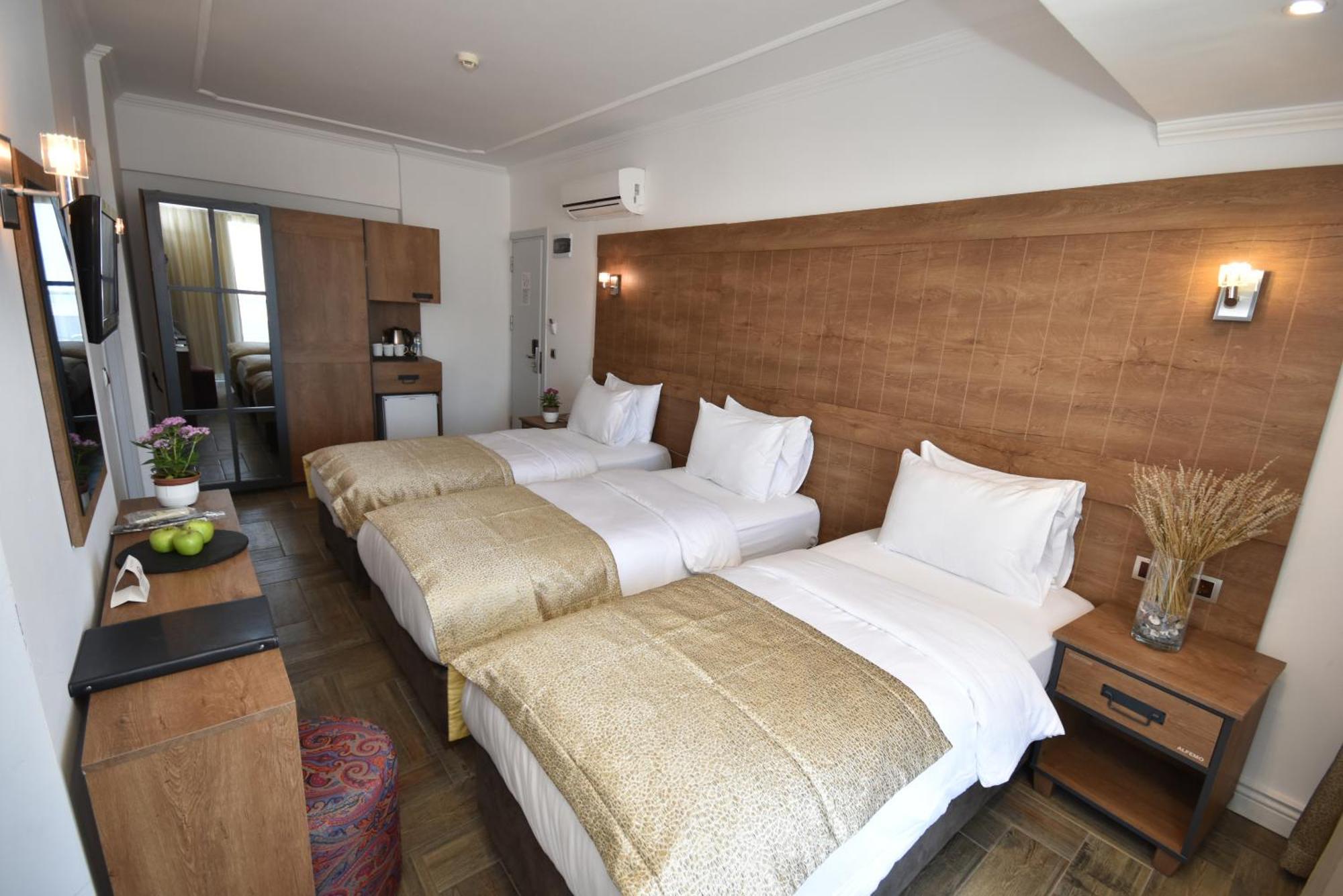 Aurasia Beach Hotel 말마리스 외부 사진