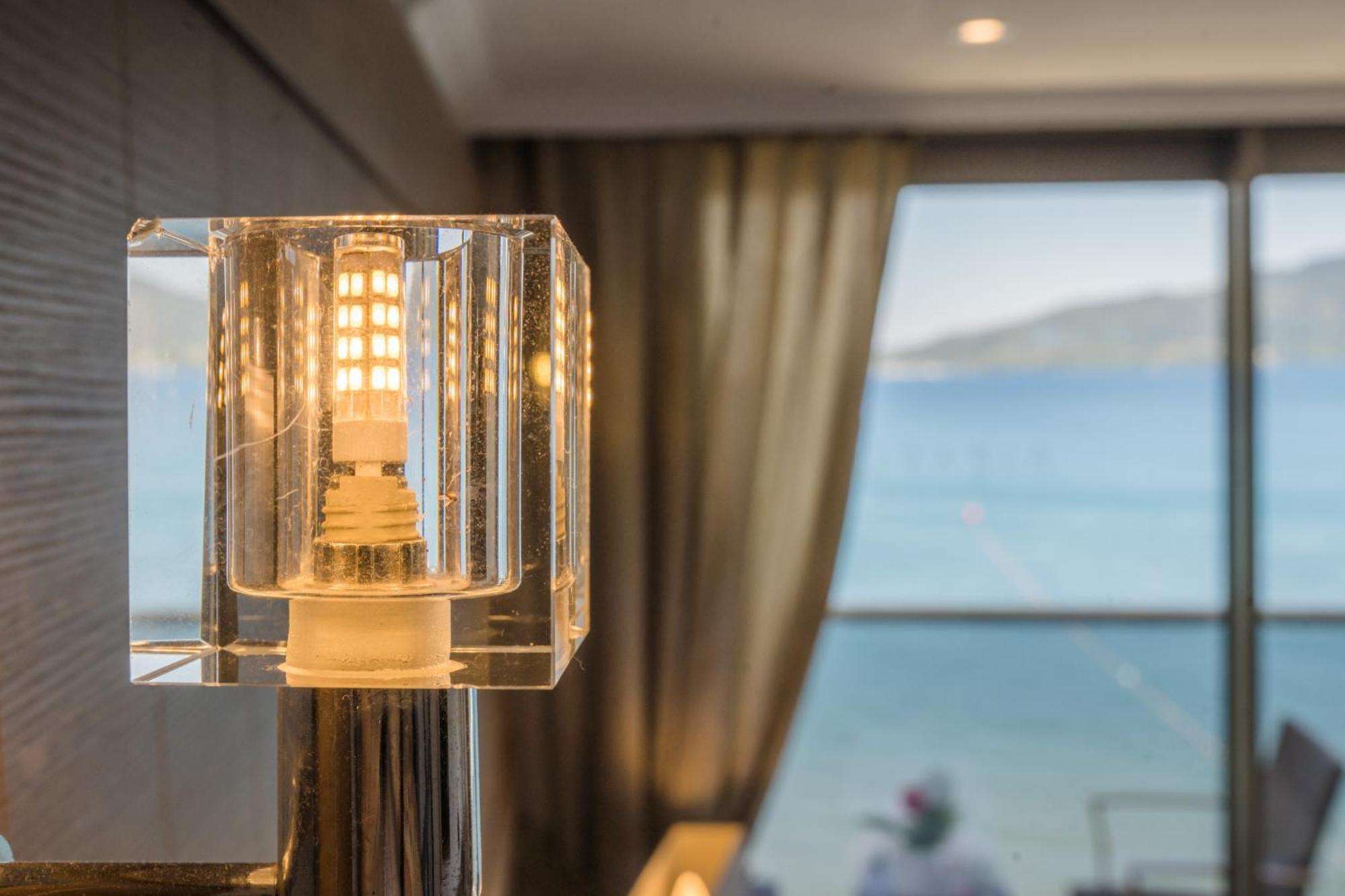 Aurasia Beach Hotel 말마리스 외부 사진