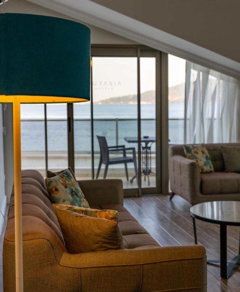 Aurasia Beach Hotel 말마리스 외부 사진